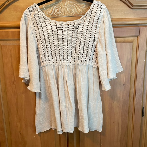 Adiva Cream 3/4 Sleeve Smocked Blouse - Picture 2 of 4